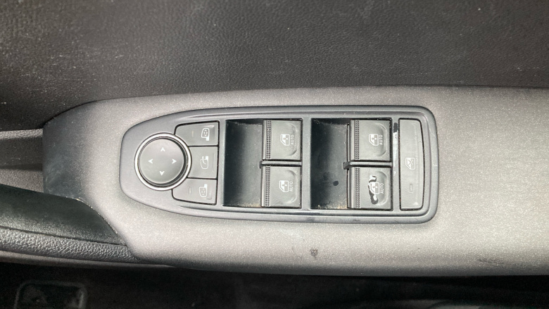 Renault Captur 1.0 TCE 100 Iconic 5dr Petrol Hatchback